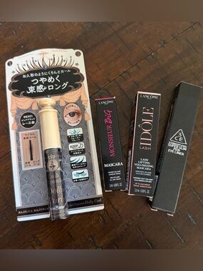 Eye Makeup Bundle (Mascara and Eyeliner)